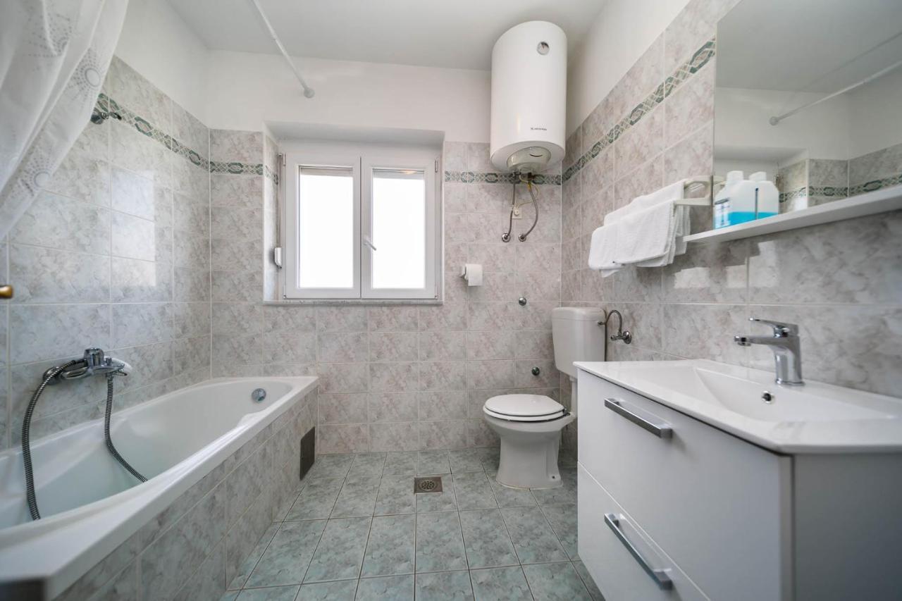 Apartments Mate Balote 54 Krk Dış mekan fotoğraf